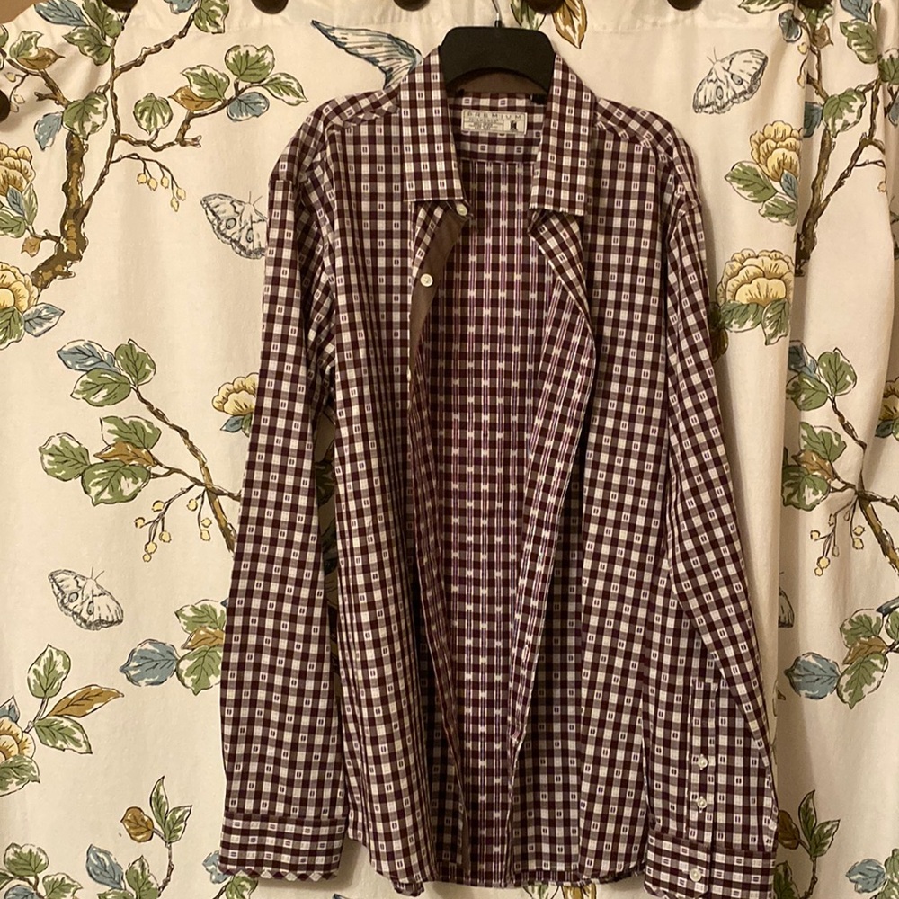 7 Diamonds Men’s button down shirt.